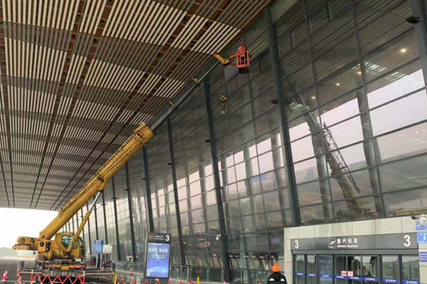 延平玻璃幕墙维护和保养